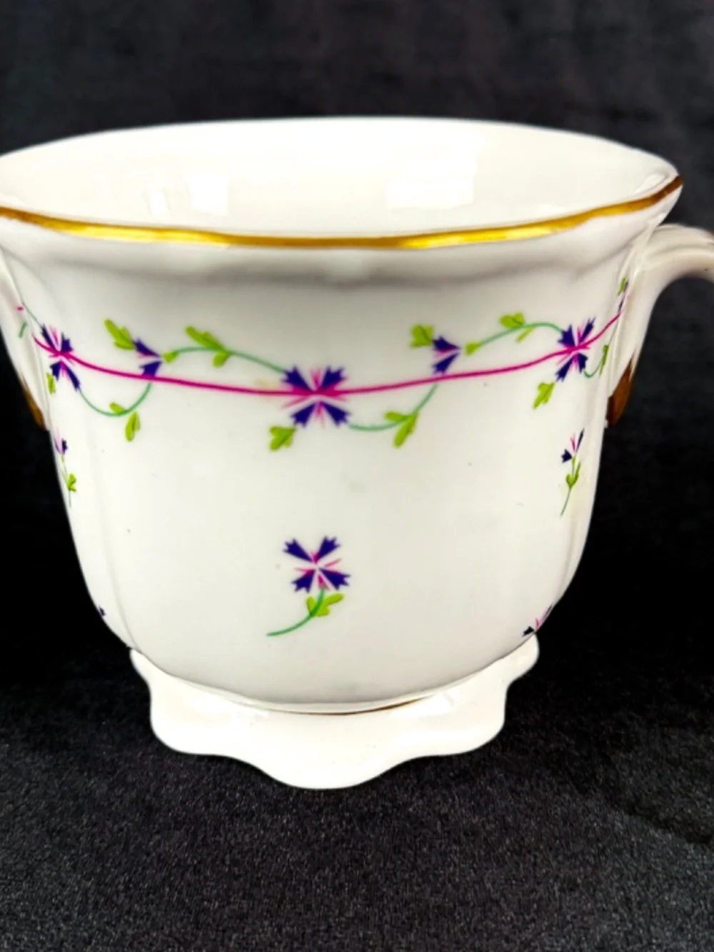 Andrea by Sadek Royal Europe Sm Vase Flower Vase Blue Corn Flowers Gold Trim